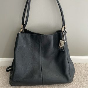 Coach leather shoulder handbag
